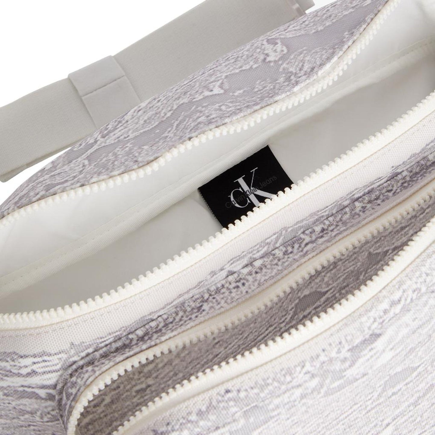 Calvin Klein Vöökott